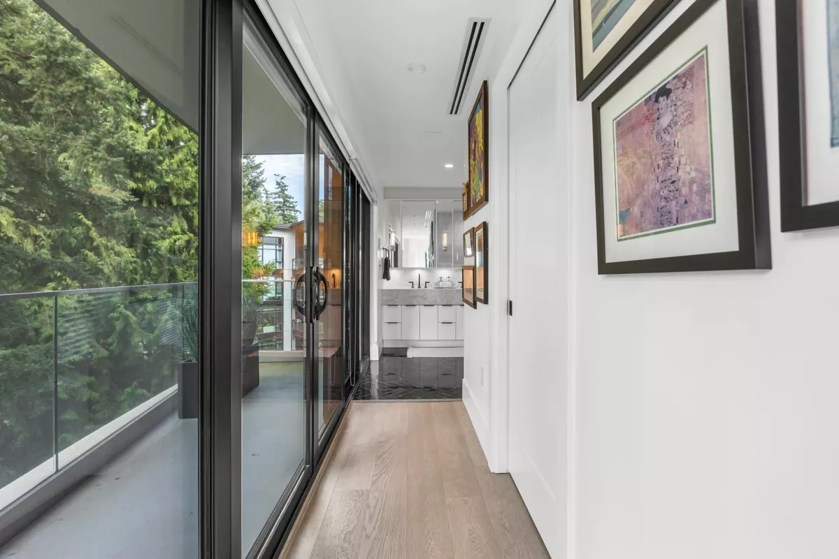 Loft / Bonus Room Photo of 602 14825 Thrift Avenue, White Rock, BC