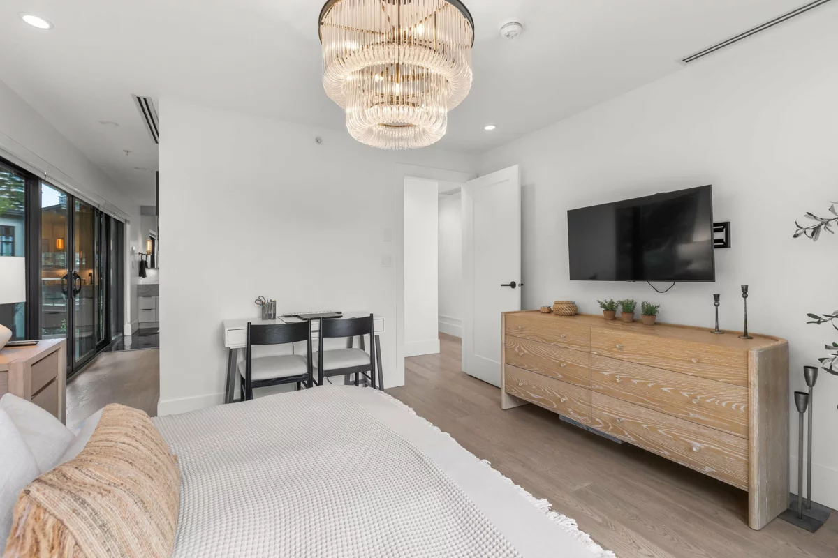 Office / Den Photo of 602 14825 Thrift Avenue, White Rock, BC