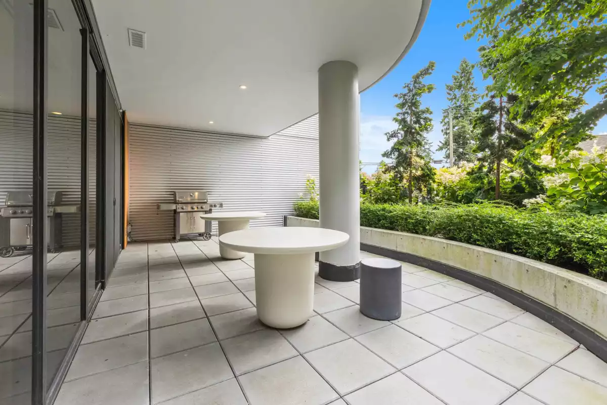 Outdoor Kitchen Photo of 602 14825 Thrift Avenue, White Rock, BC