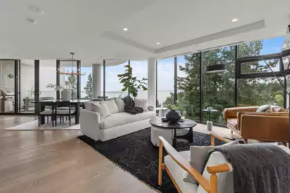 602 14825 Thrift Avenue, White Rock, BC, White Rock — Apartment/Condo for sale