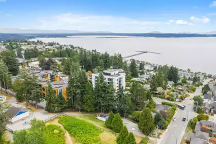 Fitness Center Photo Near 602 14825 Thrift Avenue, White Rock, BC