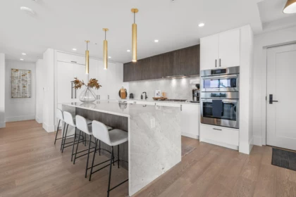 Pantry Photo of 602 14825 Thrift Avenue, White Rock, BC