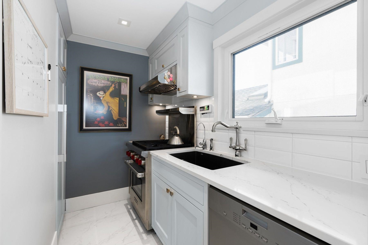 Breakfast Nook Photo of 1388 21st Street, West Vancouver, BC