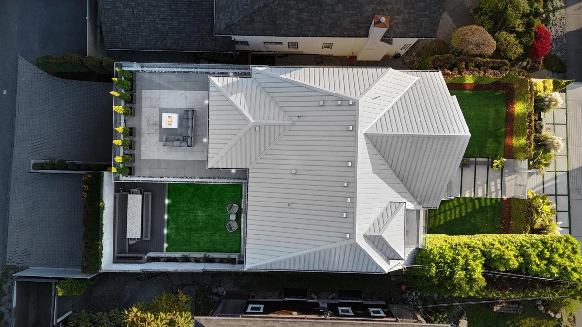 Hot Tub / Spa Photo of 1388 21st Street, West Vancouver, BC