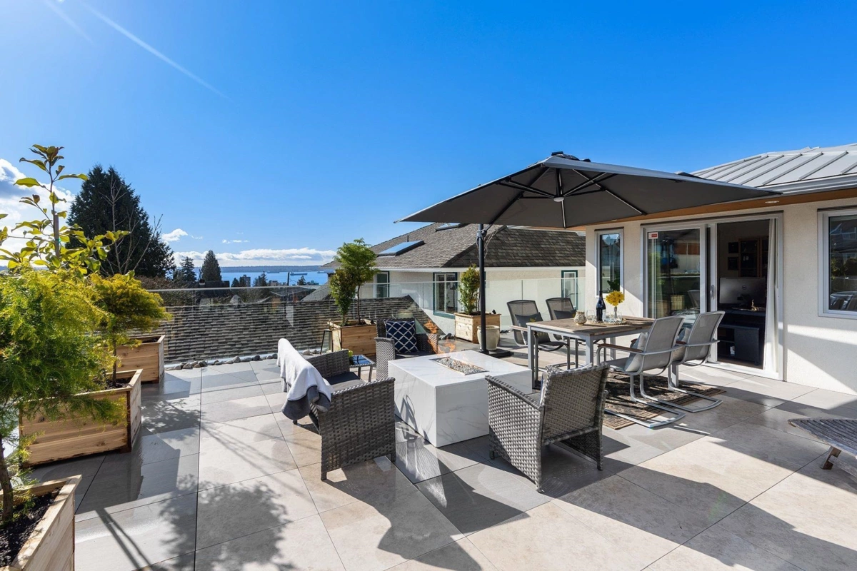 Outdoor Kitchen Photo of 1388 21st Street, West Vancouver, BC