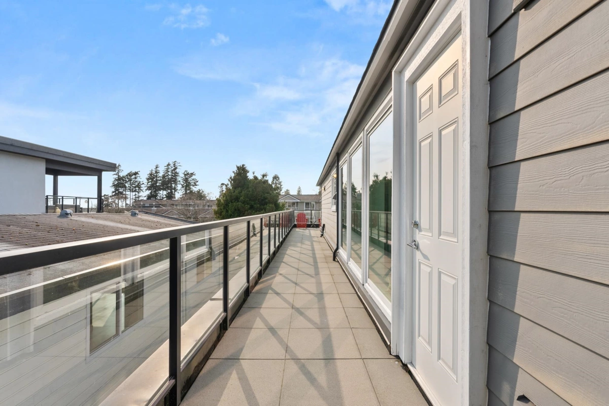 Backyard Photo of 838 Habgood Street, White Rock, BC