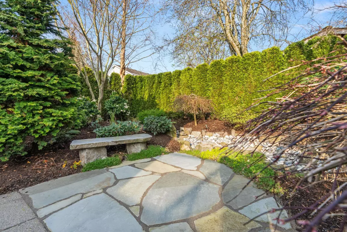 Garden / Landscaping Photo of 838 Habgood Street, White Rock, BC