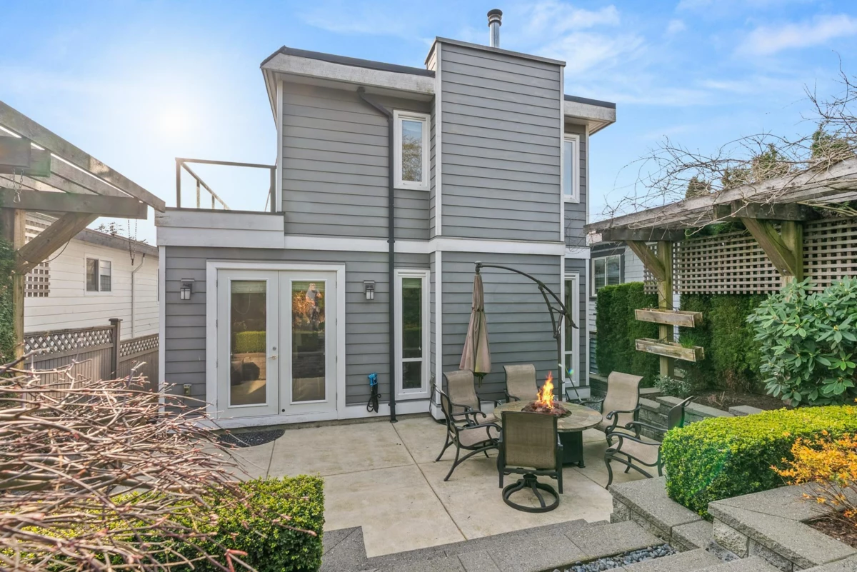 Outdoor Kitchen Photo of 838 Habgood Street, White Rock, BC