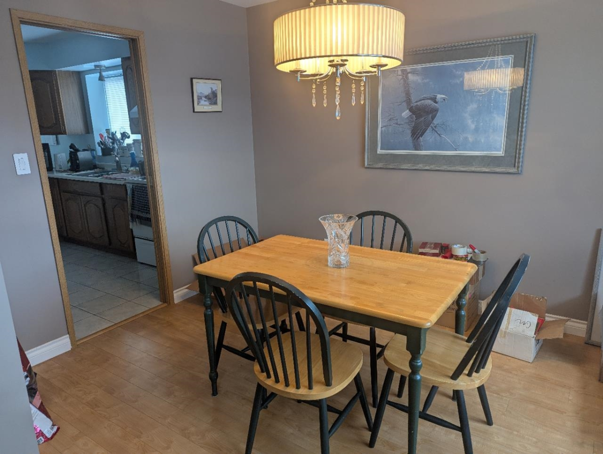 Dining Area Photo of 22964 Reid Avenue, Maple Ridge, BC