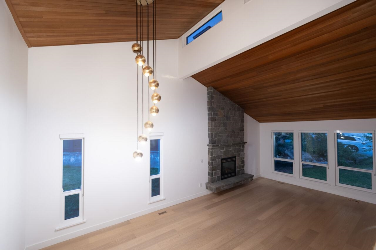 Hallway Photo of 5 Campion Court, Port Moody, BC