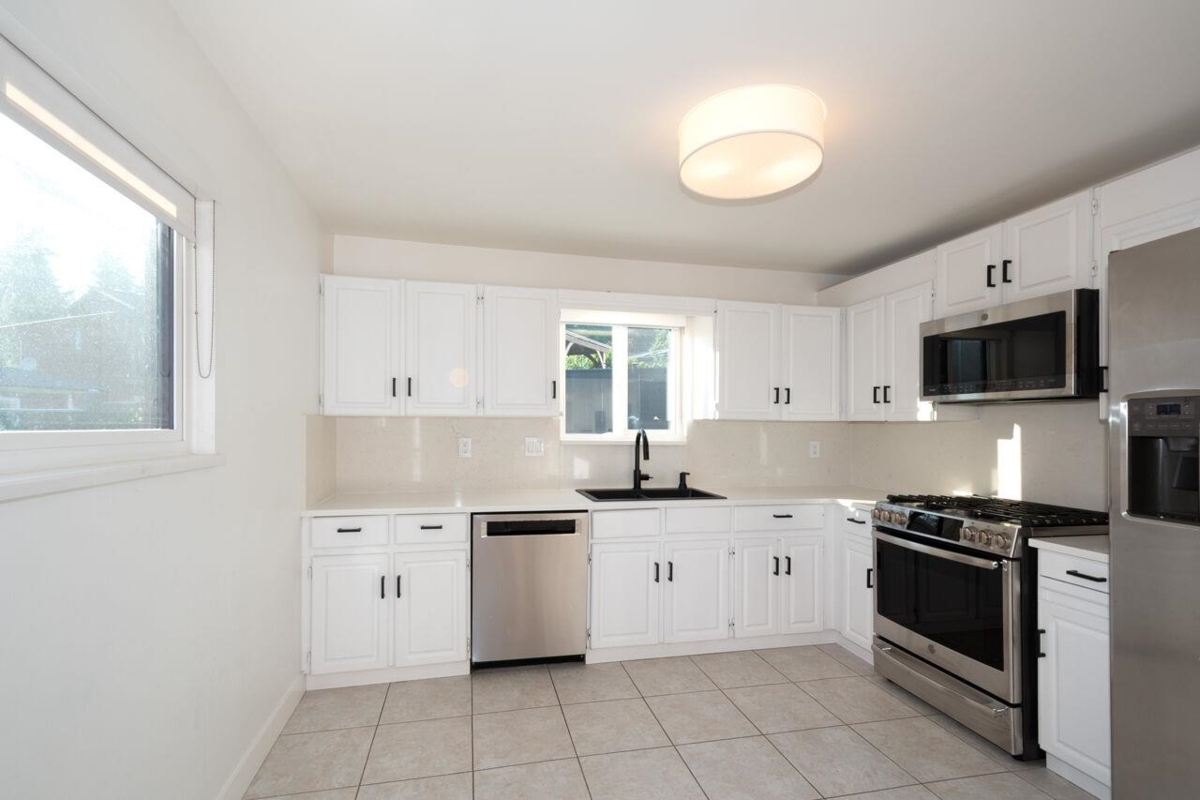 Walk-In Closet Photo of 5 Campion Court, Port Moody, BC