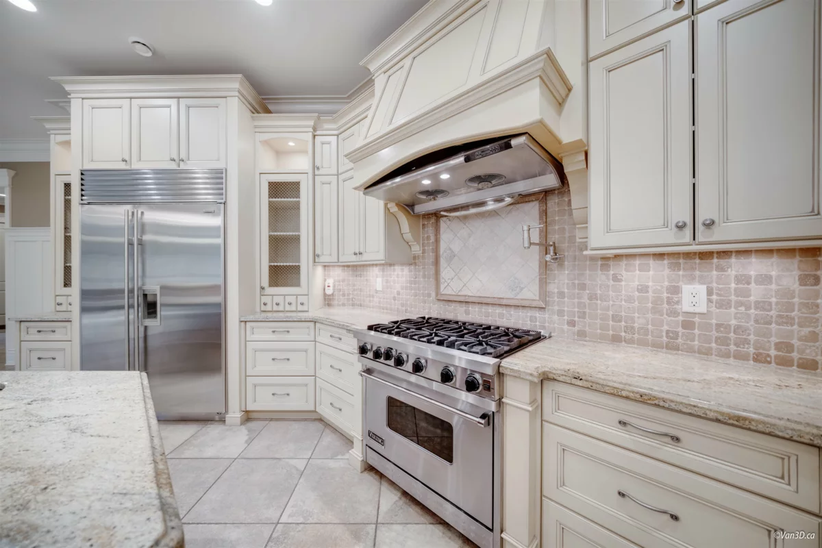 Breakfast Nook Photo of 13464 Vine Maple Drive, Surrey, BC