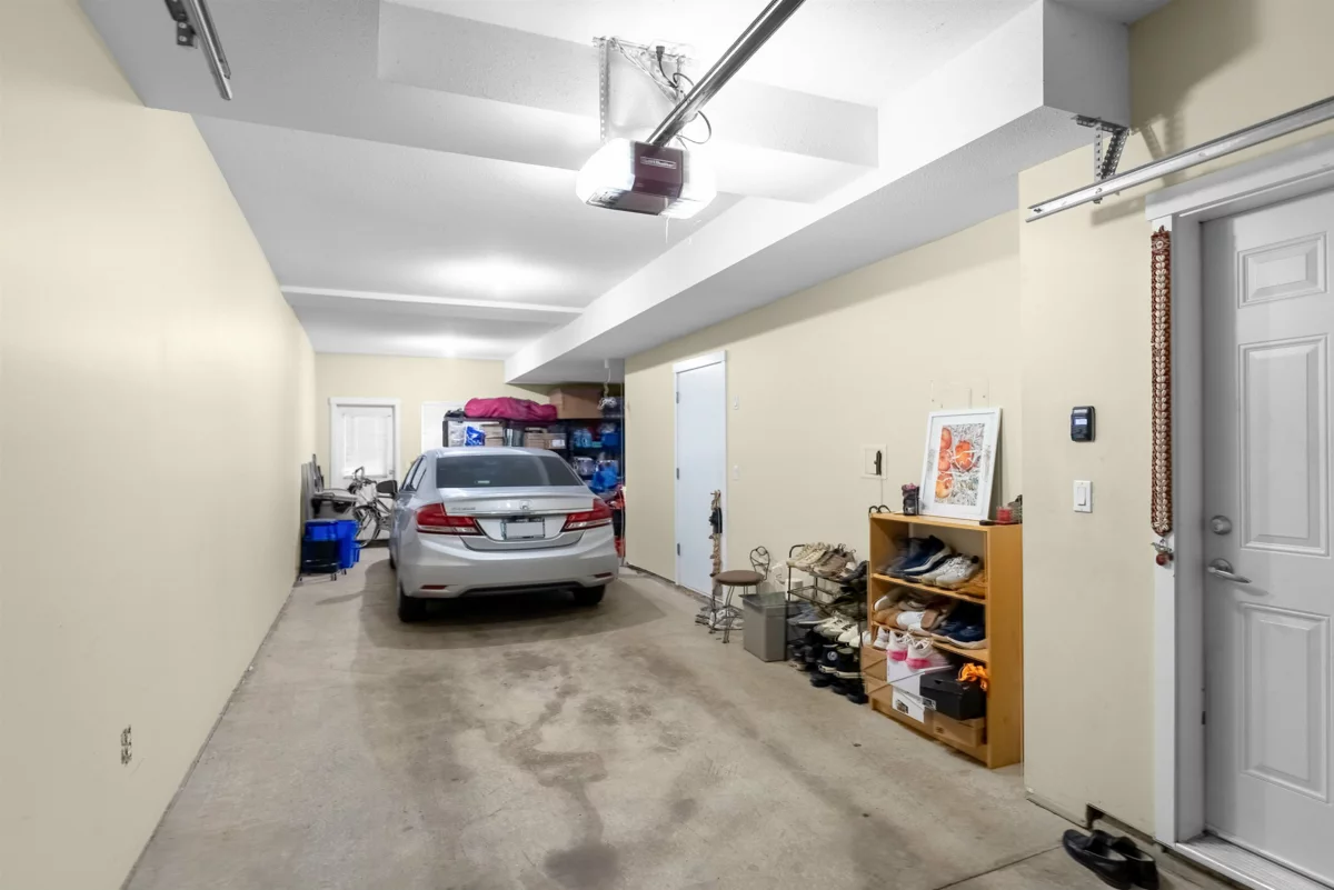 Entry Foyer Photo of 167 9133 Government Street, Burnaby, BC