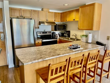 305 4910 Spearhead Place, Whistler, BC, Whistler — Apartment/Condo for sale