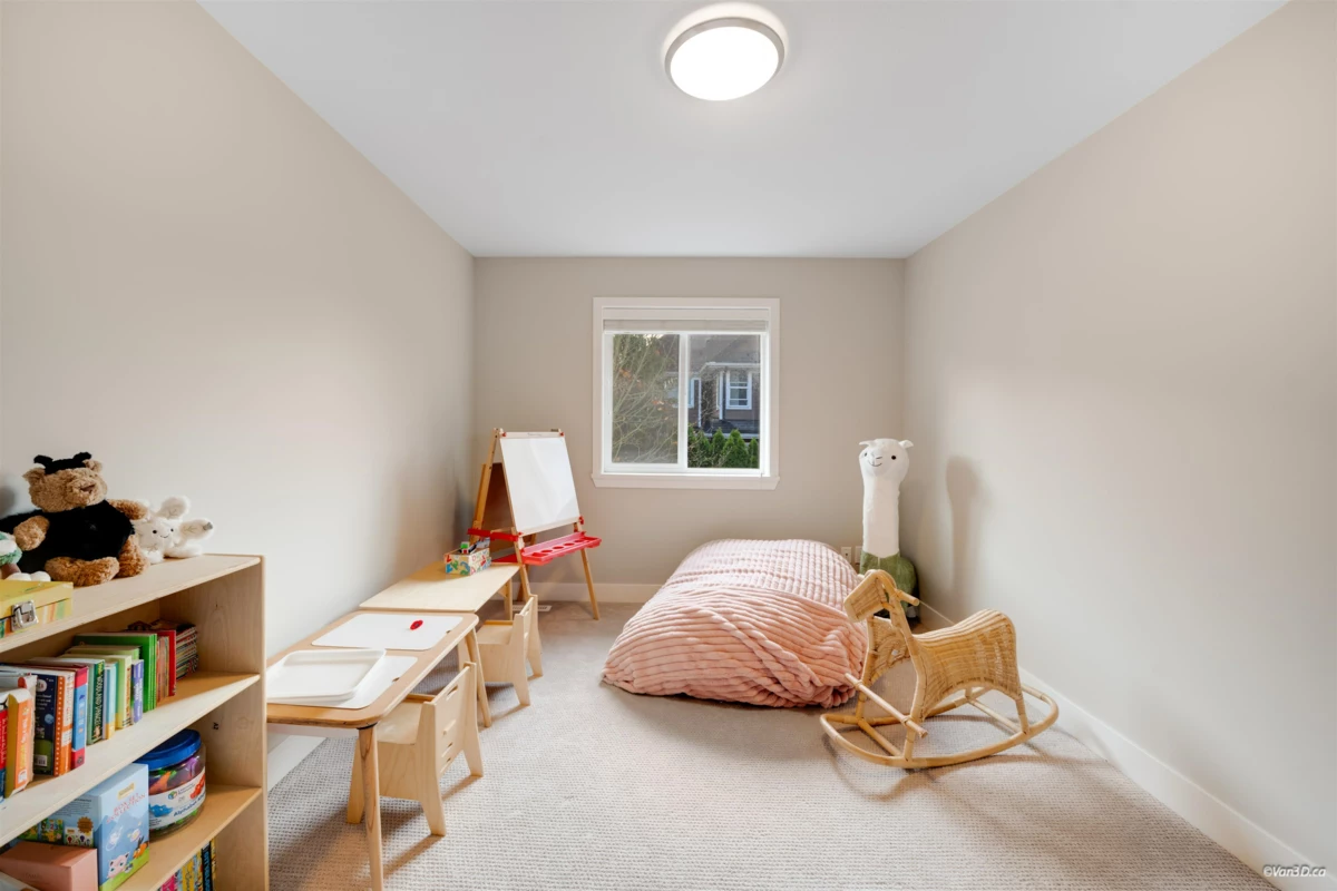 Front Yard Photo of 16076 28a Avenue, Surrey, BC