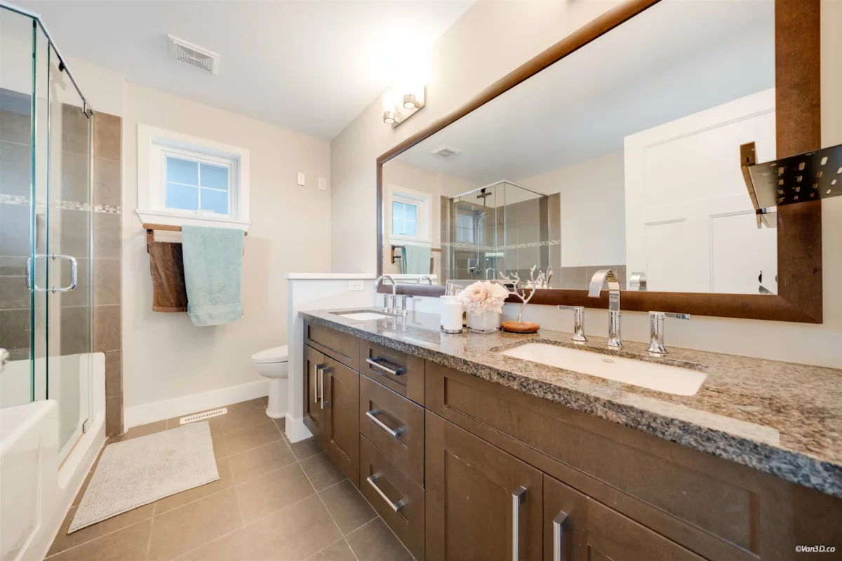 Garage Interior Photo of 16076 28a Avenue, Surrey, BC