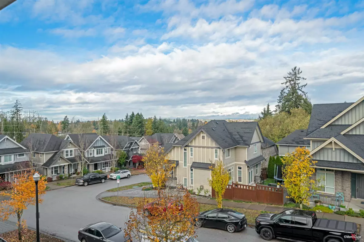 Hallway Photo of 16076 28a Avenue, Surrey, BC
