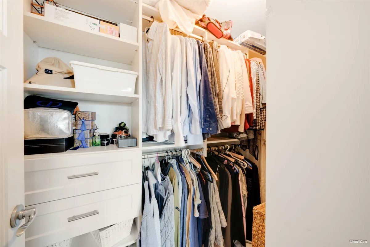 Staircase Photo of 16076 28a Avenue, Surrey, BC