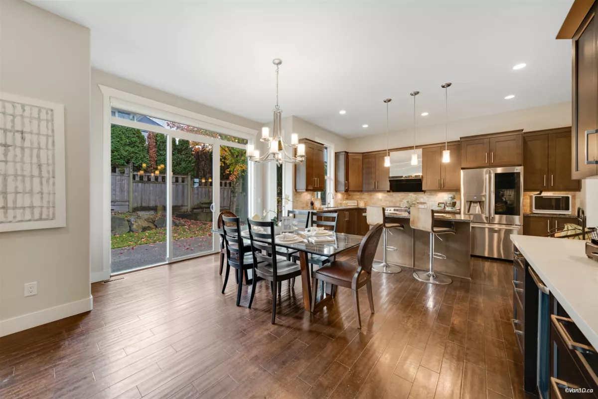 Walk-In Closet Photo of 16076 28a Avenue, Surrey, BC