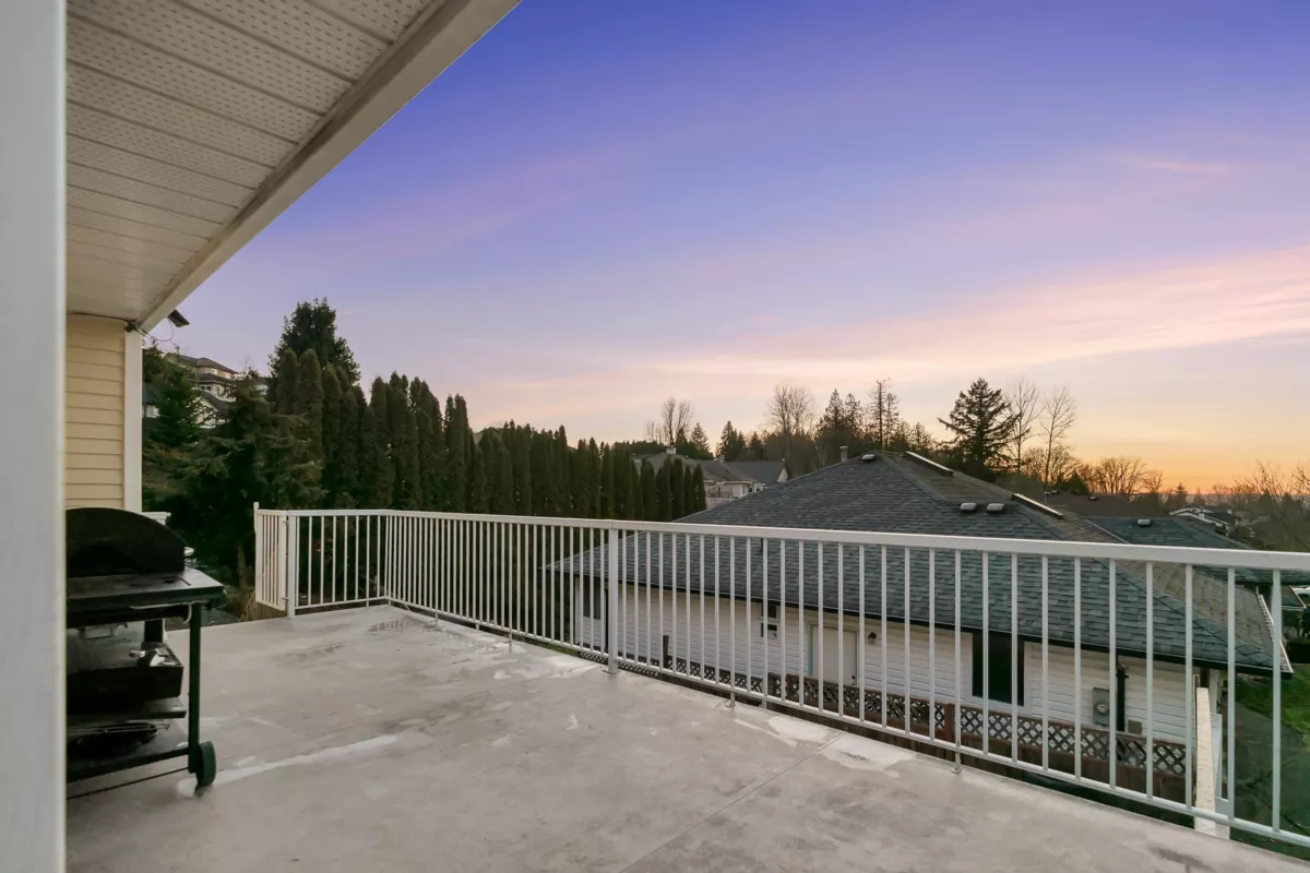 Basement Recreation Room Photo of 35486 Sandy Hill Road, Abbotsford, BC