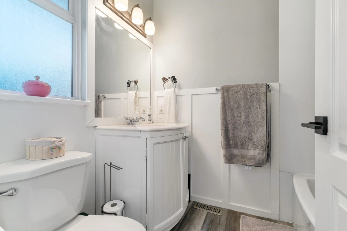 Entry Foyer Photo of 35486 Sandy Hill Road, Abbotsford, BC