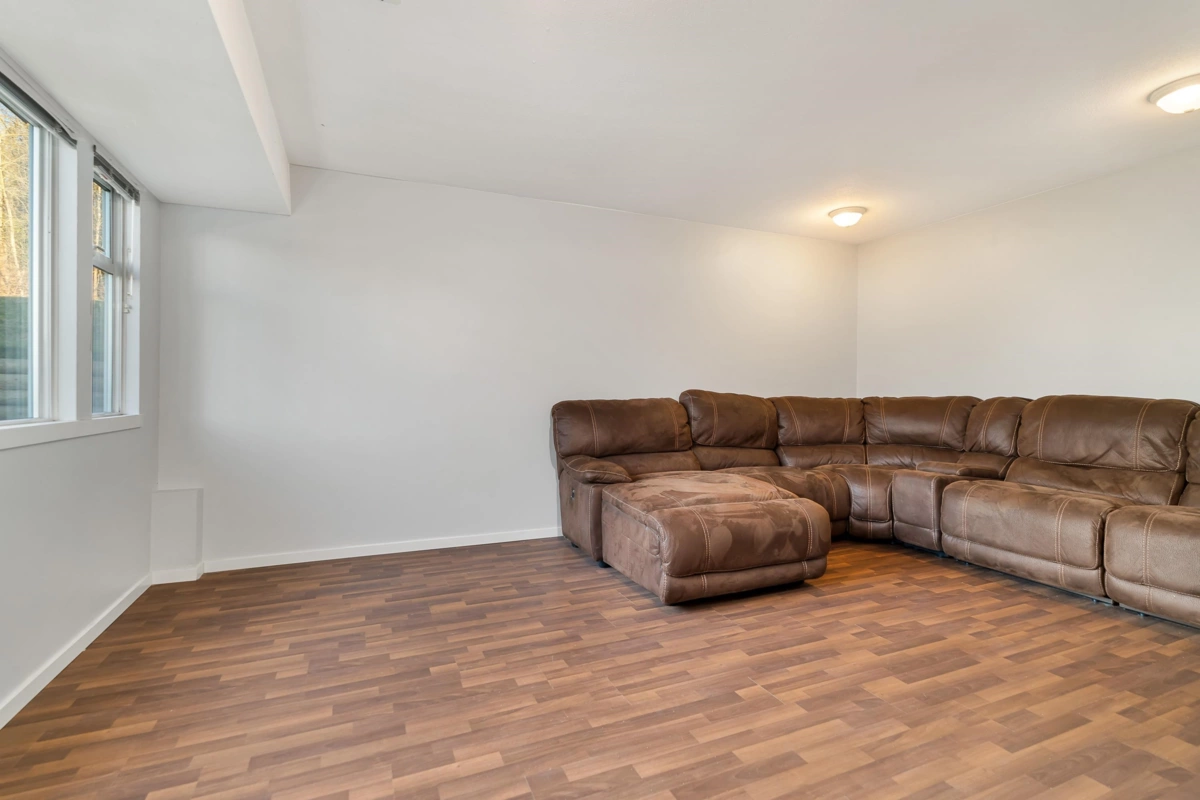 Kitchen Island Photo of 35486 Sandy Hill Road, Abbotsford, BC