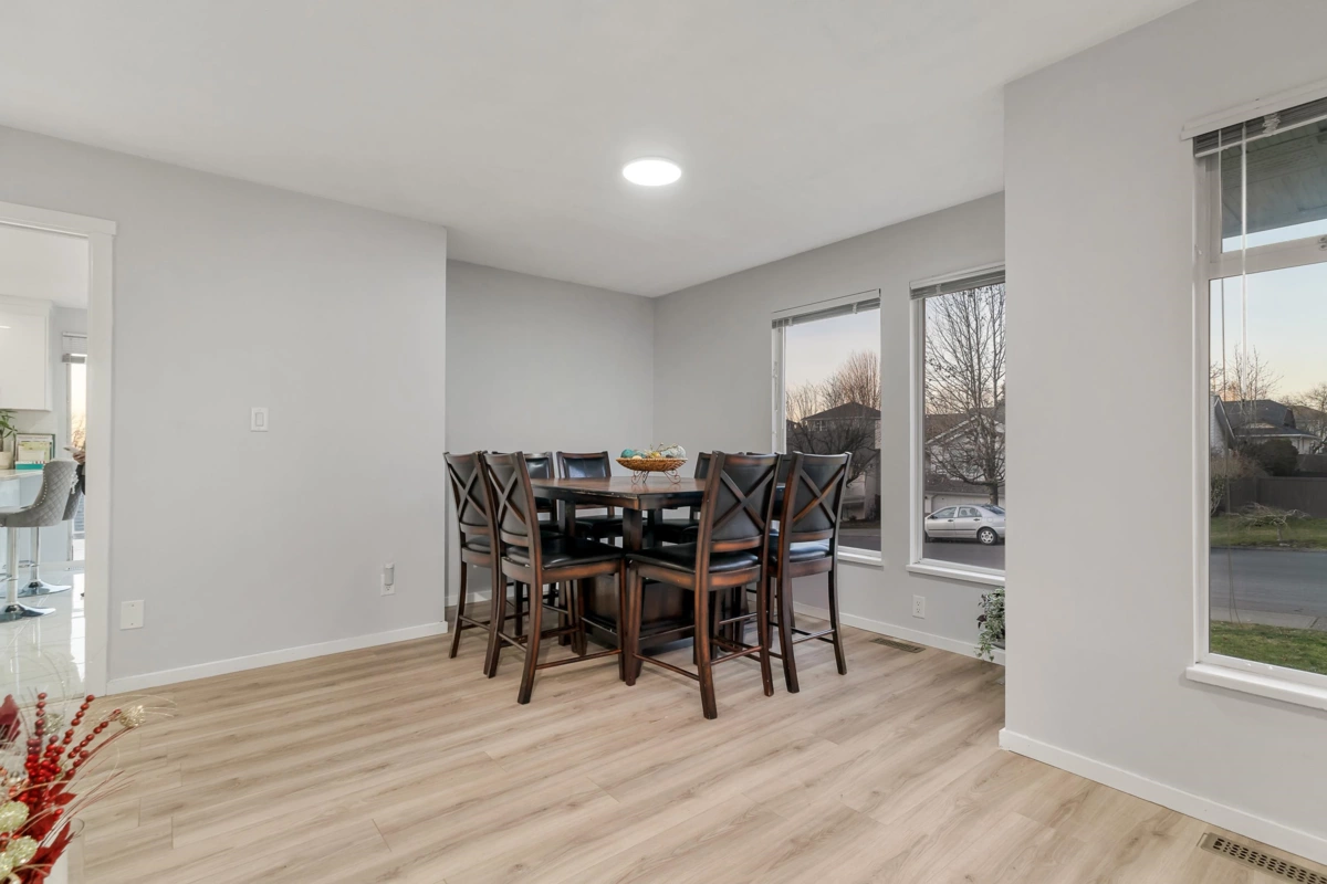 Walk-In Closet Photo of 35486 Sandy Hill Road, Abbotsford, BC