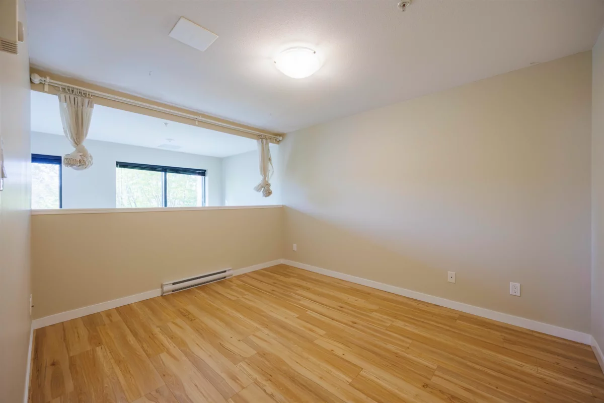 Front Yard Photo of 125 10788 Whalley Boulevard, Surrey, BC