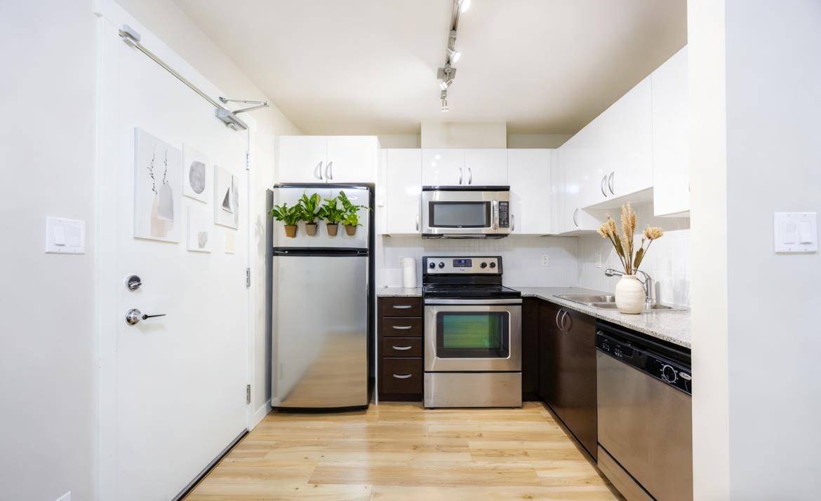 Mudroom Photo of 125 10788 Whalley Boulevard, Surrey, BC