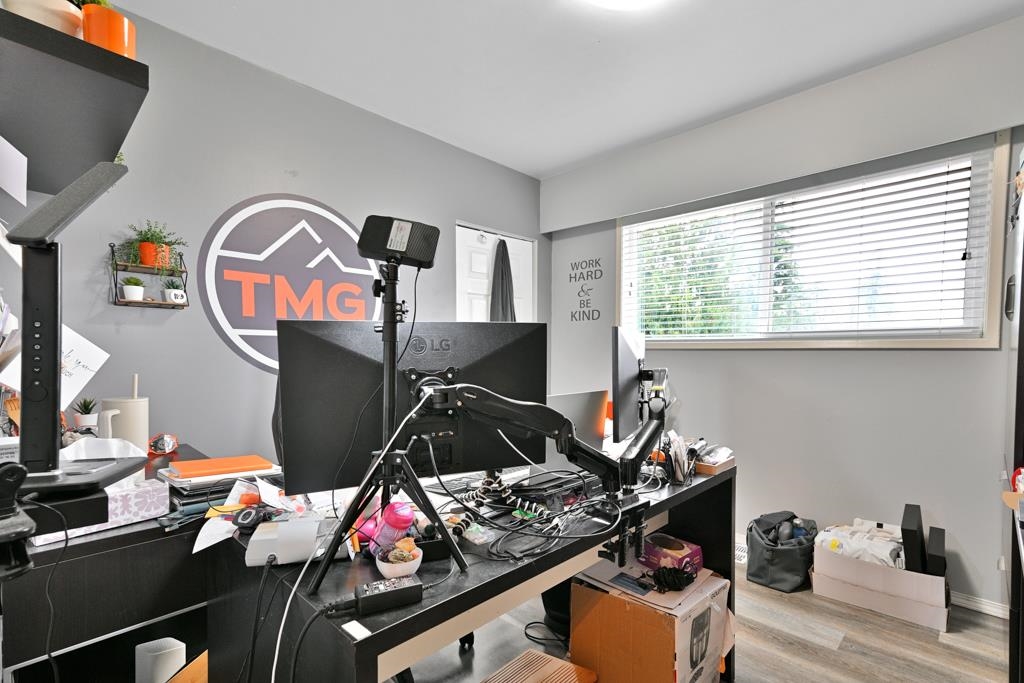 Hallway Photo of 4570 Uplands Drive, Langley, BC