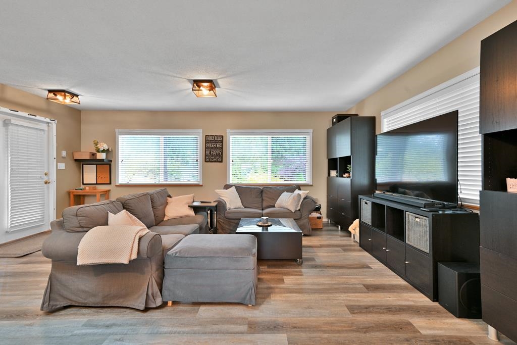 Powder Room Photo of 4570 Uplands Drive, Langley, BC