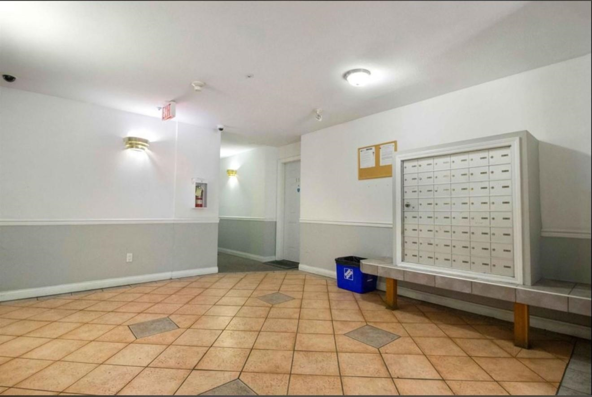 Guest Bathroom Photo of 401 12739 72 Avenue, Surrey, BC