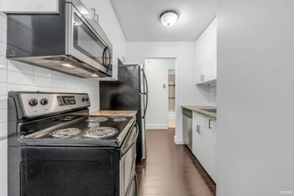Breakfast Nook Photo of 309 825 E 7th Avenue, Vancouver, BC