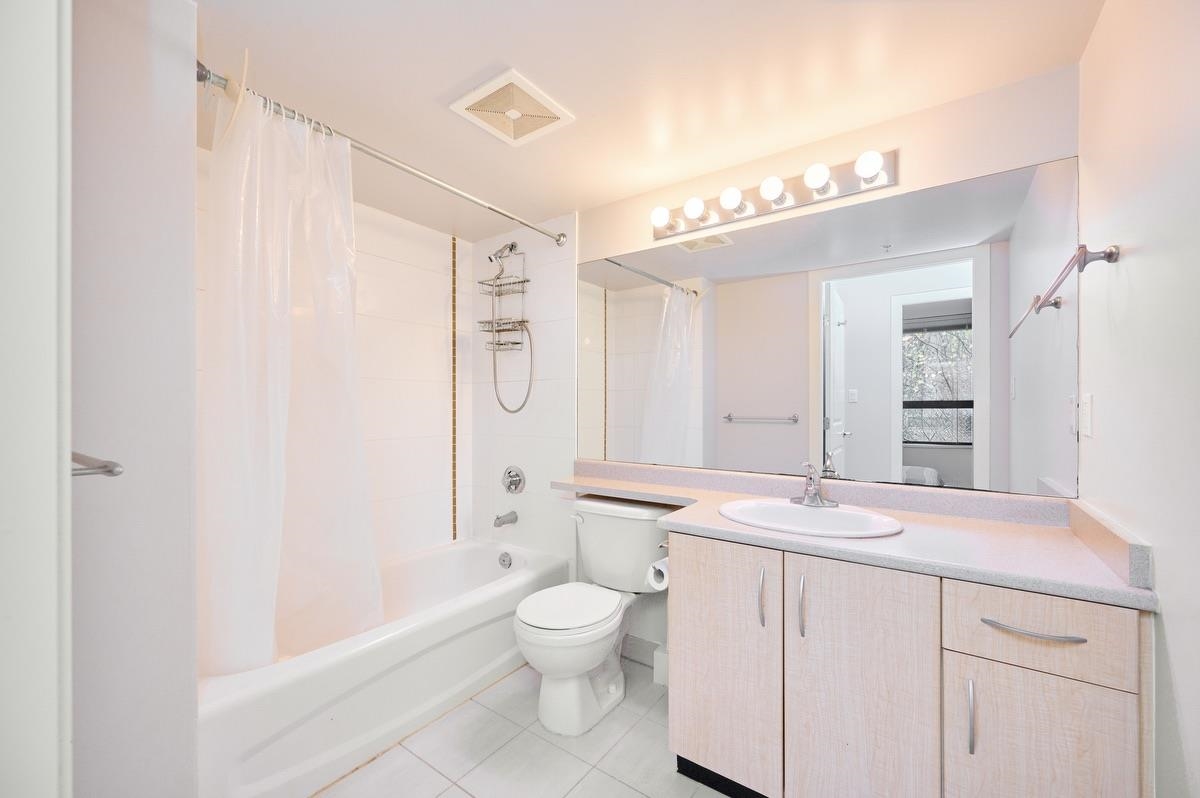 Guest Bathroom Photo of 318 3638 Vanness Avenue, Vancouver, BC