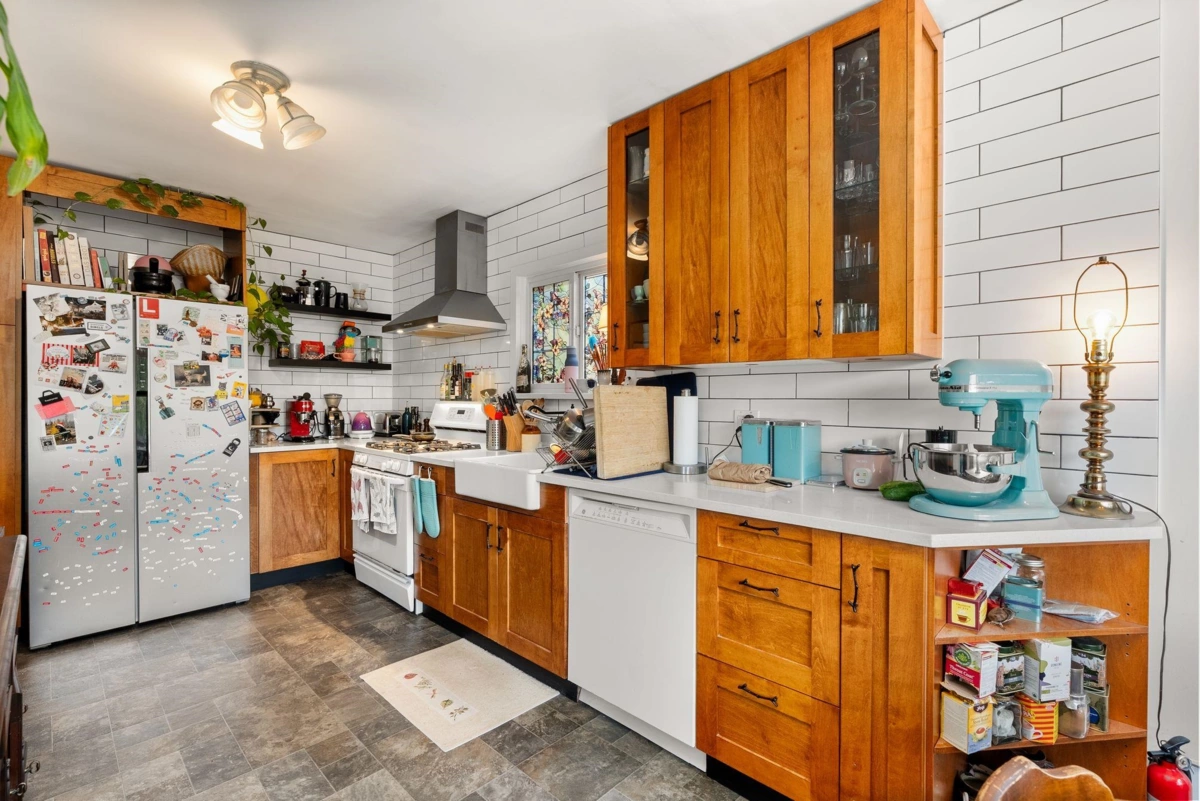 Dining Area Photo of 831 E 38th Avenue, Vancouver, BC