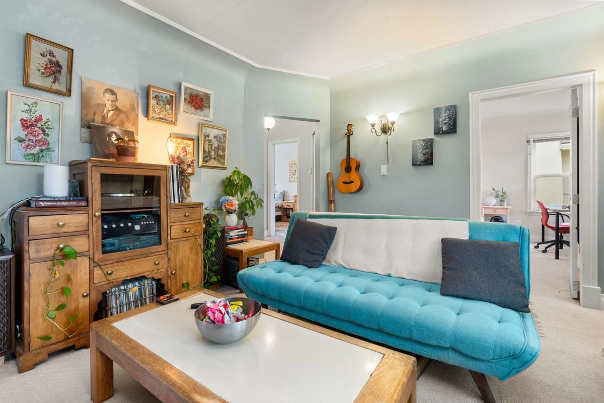 Family Room Photo of 831 E 38th Avenue, Vancouver, BC