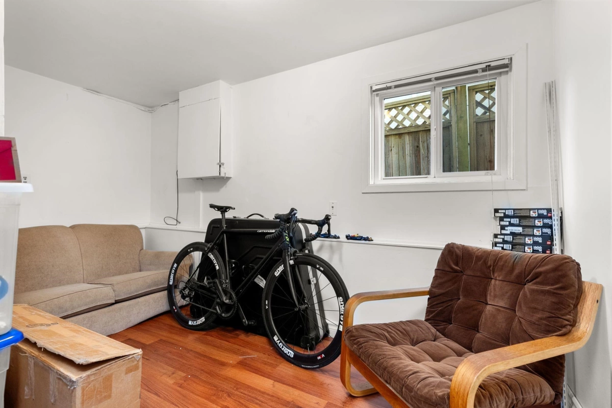 Garden / Landscaping Photo of 831 E 38th Avenue, Vancouver, BC