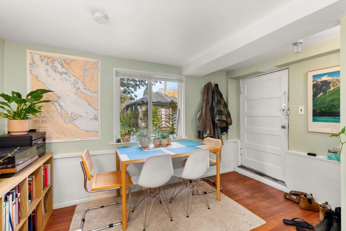 Hallway Photo of 831 E 38th Avenue, Vancouver, BC