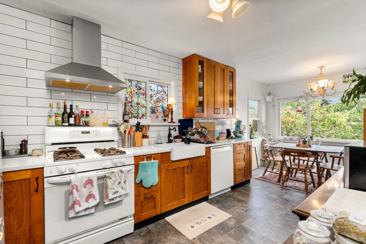Kitchen Island Photo of 831 E 38th Avenue, Vancouver, BC