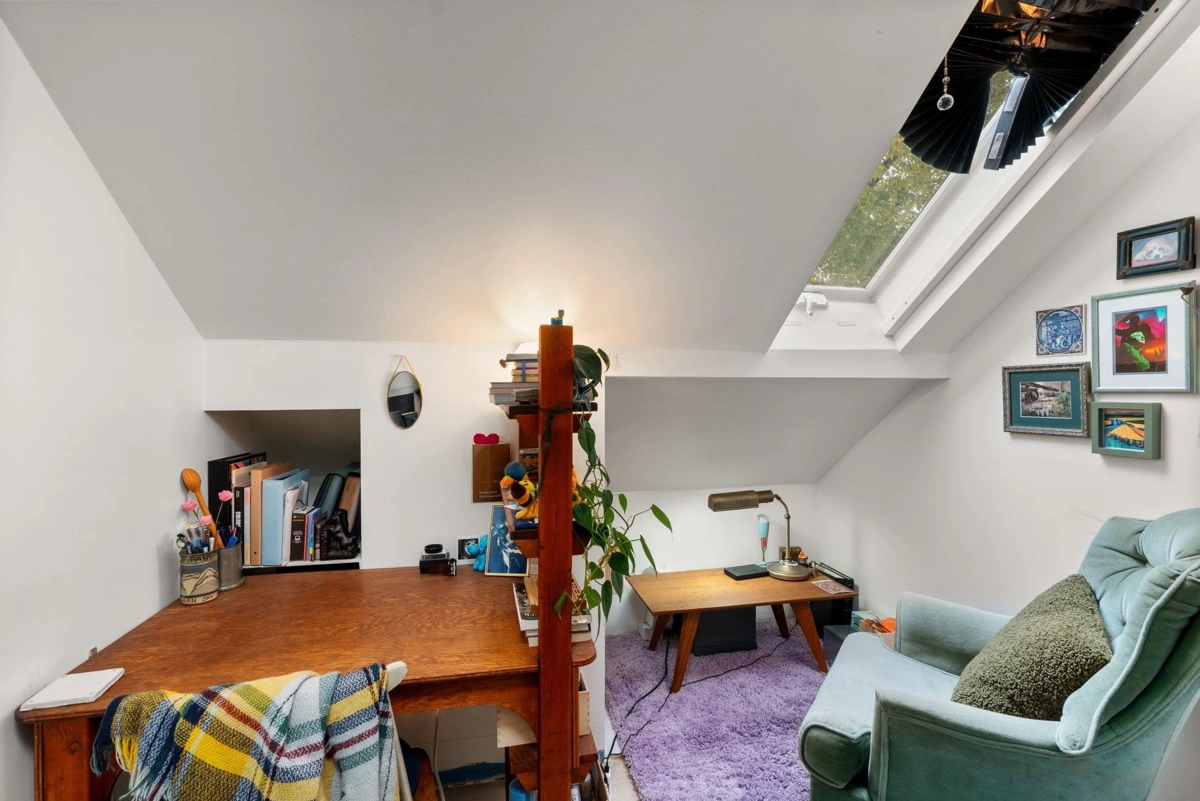 Mudroom Photo of 831 E 38th Avenue, Vancouver, BC