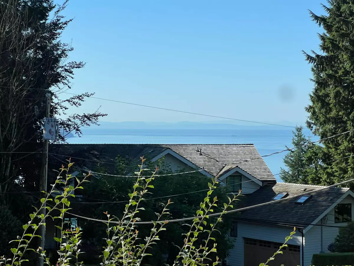 Aerial View of 3791 Southridge Avenue, West Vancouver, BC