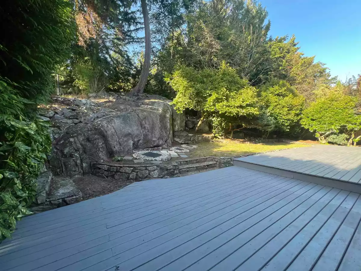 Community Amenities Photo (Clubhouse) of 3791 Southridge Avenue, West Vancouver, BC