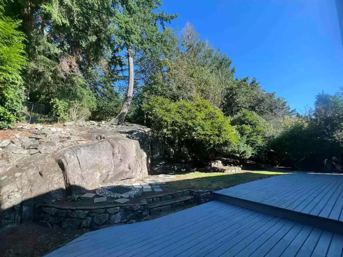 Fitness Center Photo Near 3791 Southridge Avenue, West Vancouver, BC