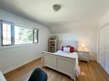 Hot Tub / Spa Photo of 3791 Southridge Avenue, West Vancouver, BC