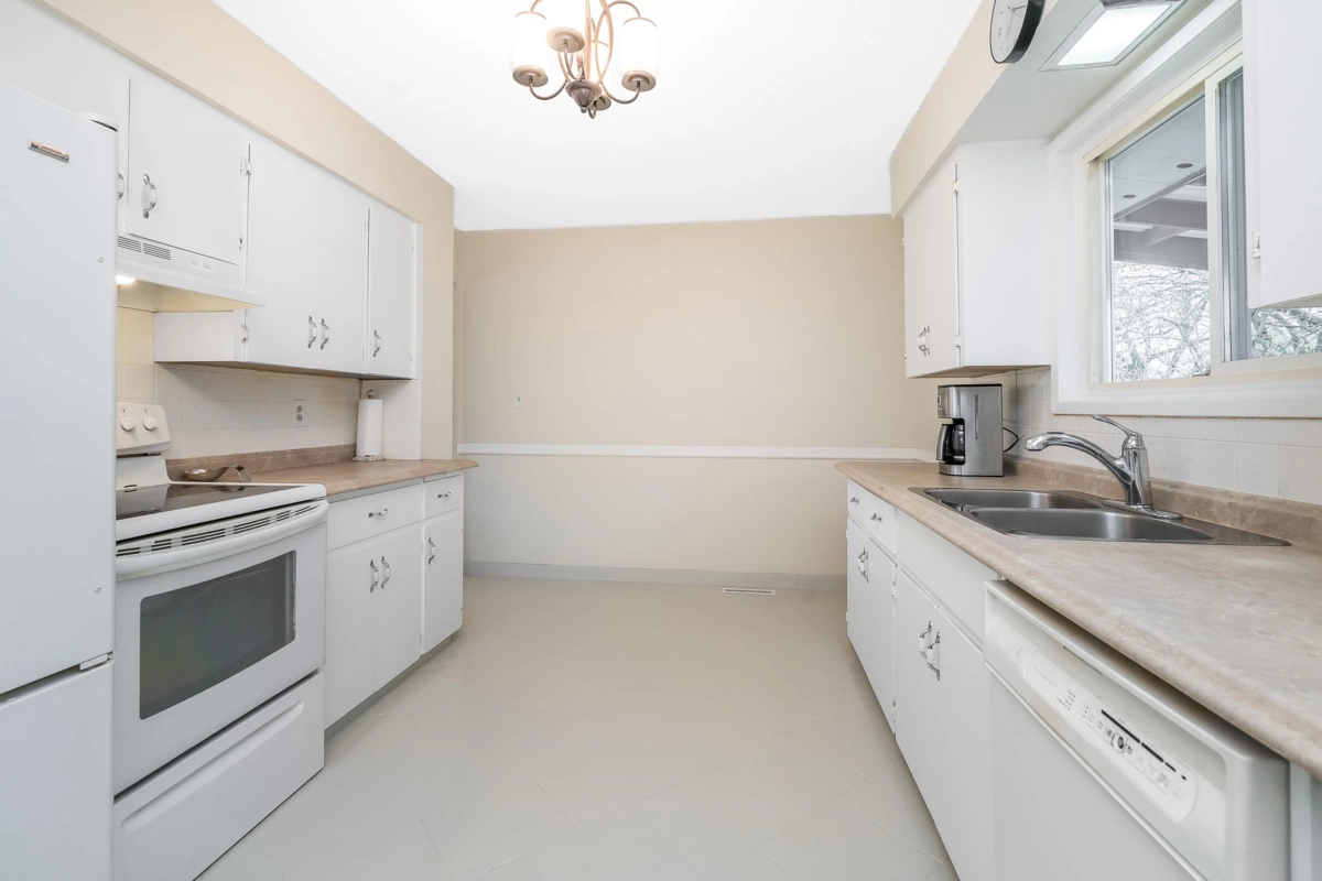 Bedroom 4 Photo of 46102 Griffin Drive, Chilliwack, BC