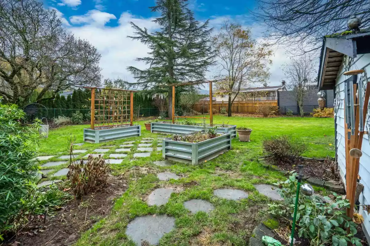 Hot Tub / Spa Photo of 46102 Griffin Drive, Chilliwack, BC