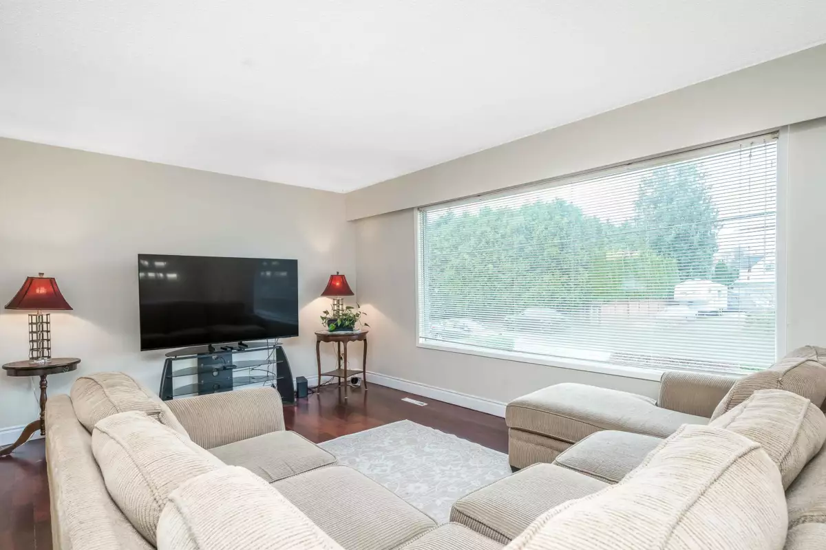 Pantry Photo of 46102 Griffin Drive, Chilliwack, BC