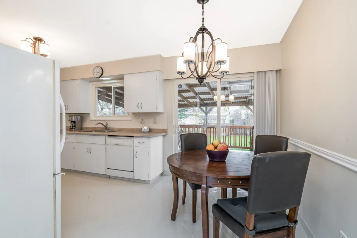 Primary Bedroom Photo of 46102 Griffin Drive, Chilliwack, BC