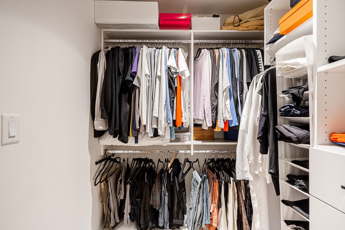 Breakfast Nook Photo of 1805 1500 Martin Street, White Rock, BC