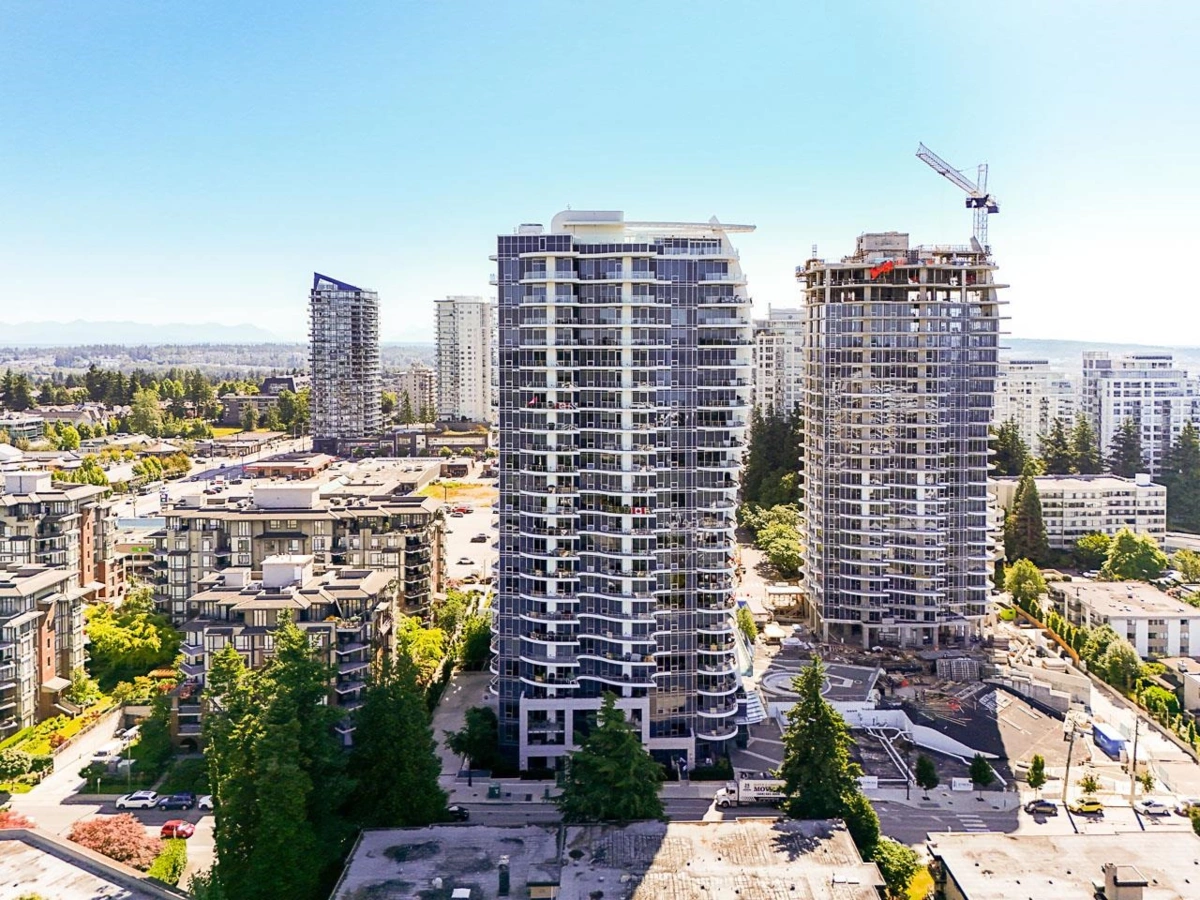 Entry Foyer Photo of 1805 1500 Martin Street, White Rock, BC